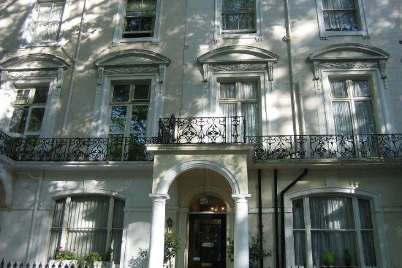 Hotell Tony's House 2*