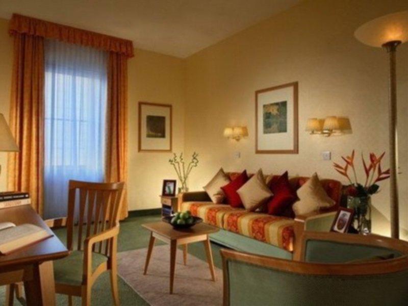 Aparthotel Citadines Trafalgar Square 4*