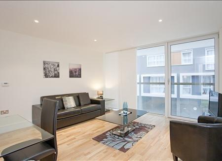 Apartment Lanterns Way At Canary Wharf By Mysquare *