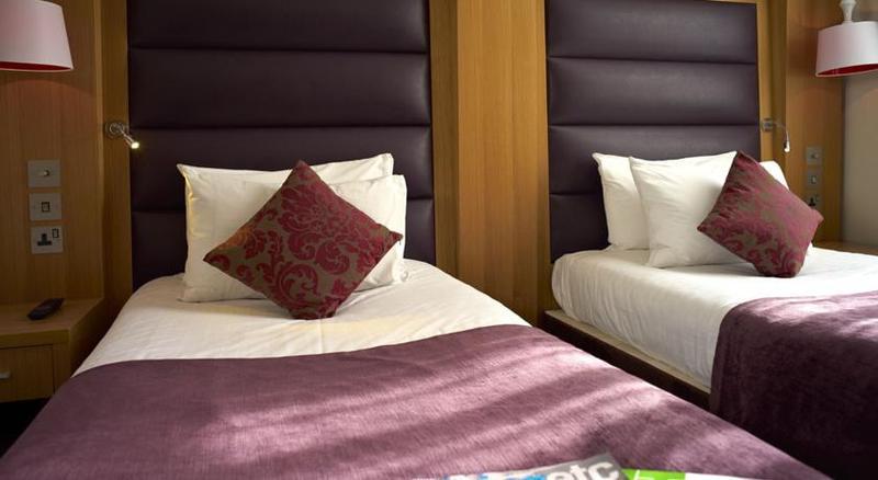 Hotel Ibis Styles Gloucester Road 3*