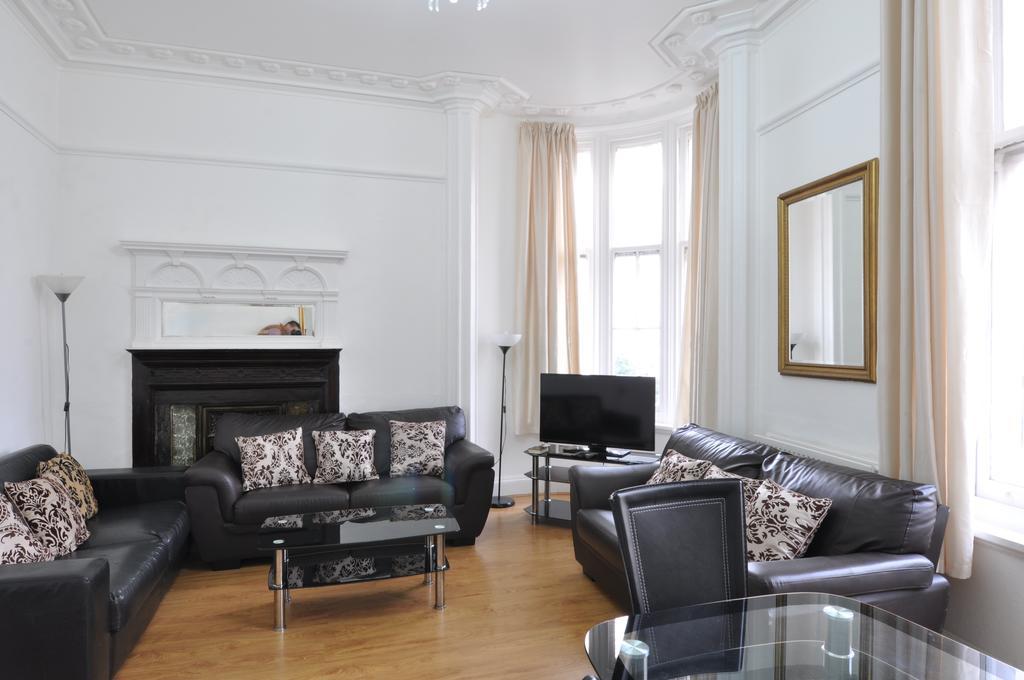Oxford Street, Gilbert Court Apartment *