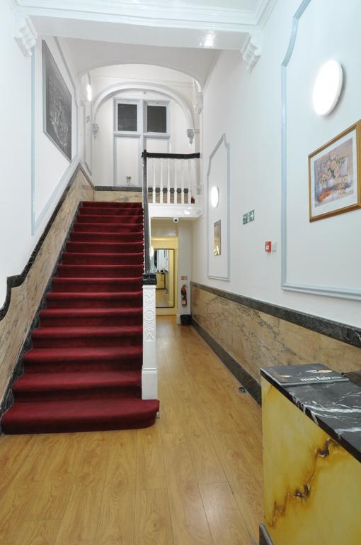Oxford Street, Gilbert Court Apartment London