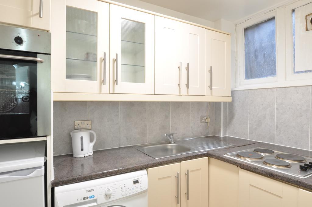 Oxford Street, Gilbert Court Apartment *