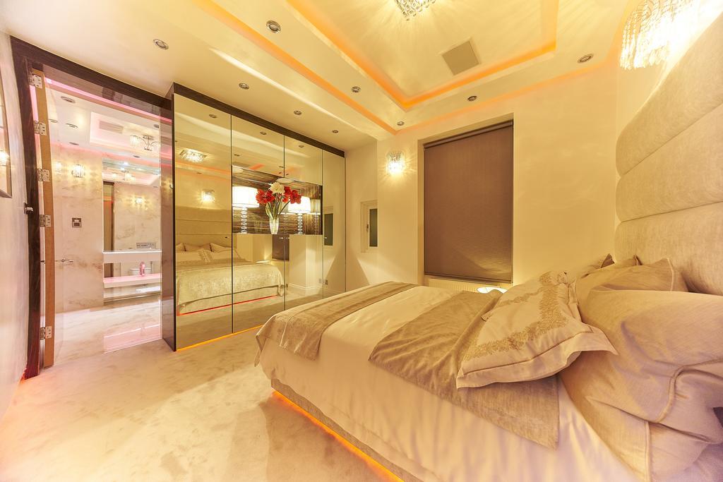 James Bond Style Penthouse * London