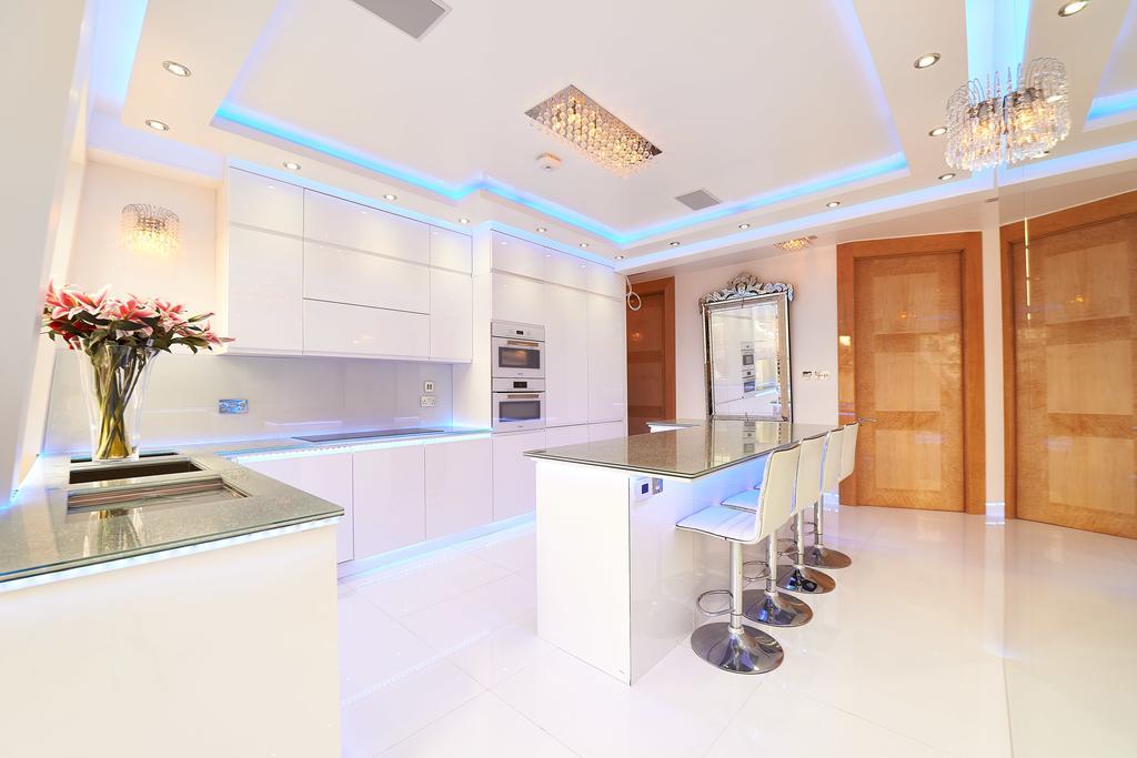 James Bond Style Penthouse Apartment London