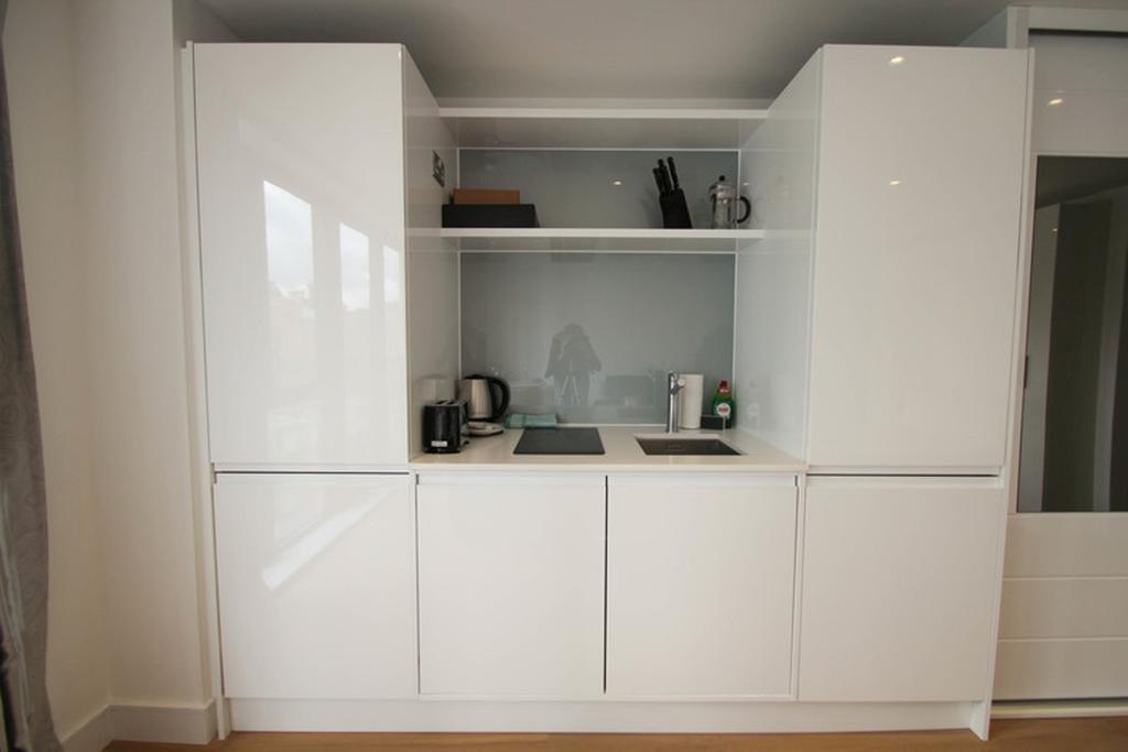 Aldgate East Studio Apartment