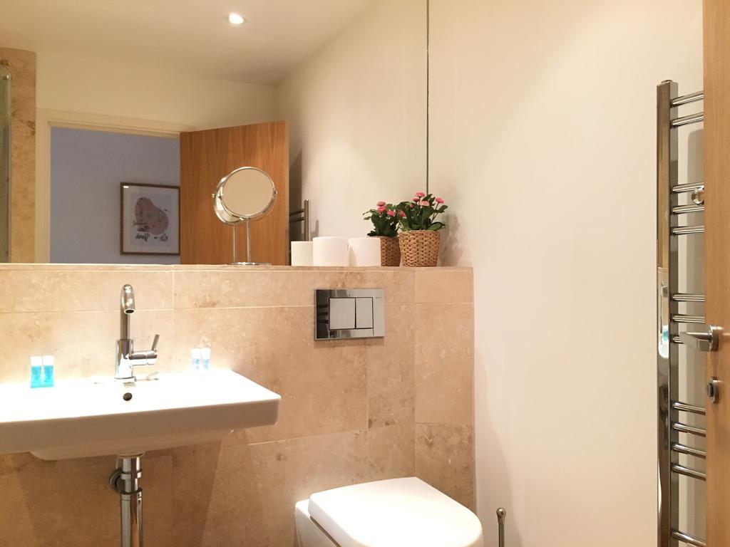 2 Bed Cozy Apartment In Euston Station Free Wifi * London