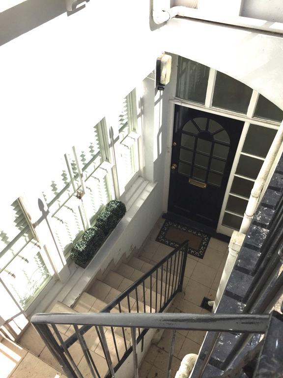 Apartment Victoria Station London