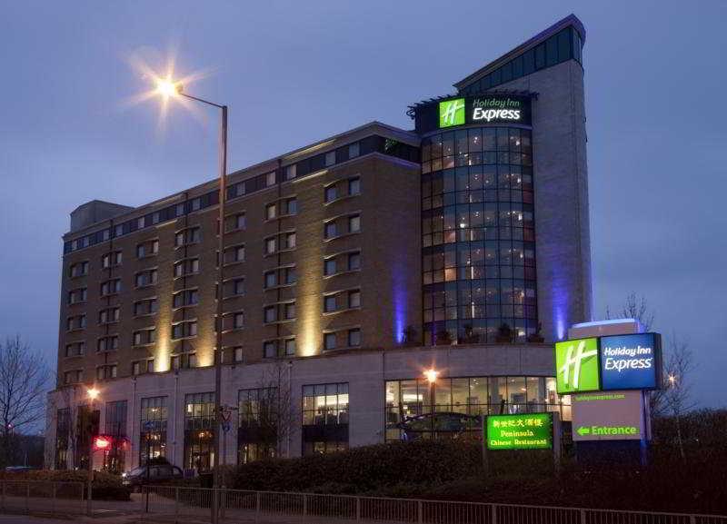 Hotel Express By Holiday Wembley North Circular Road London