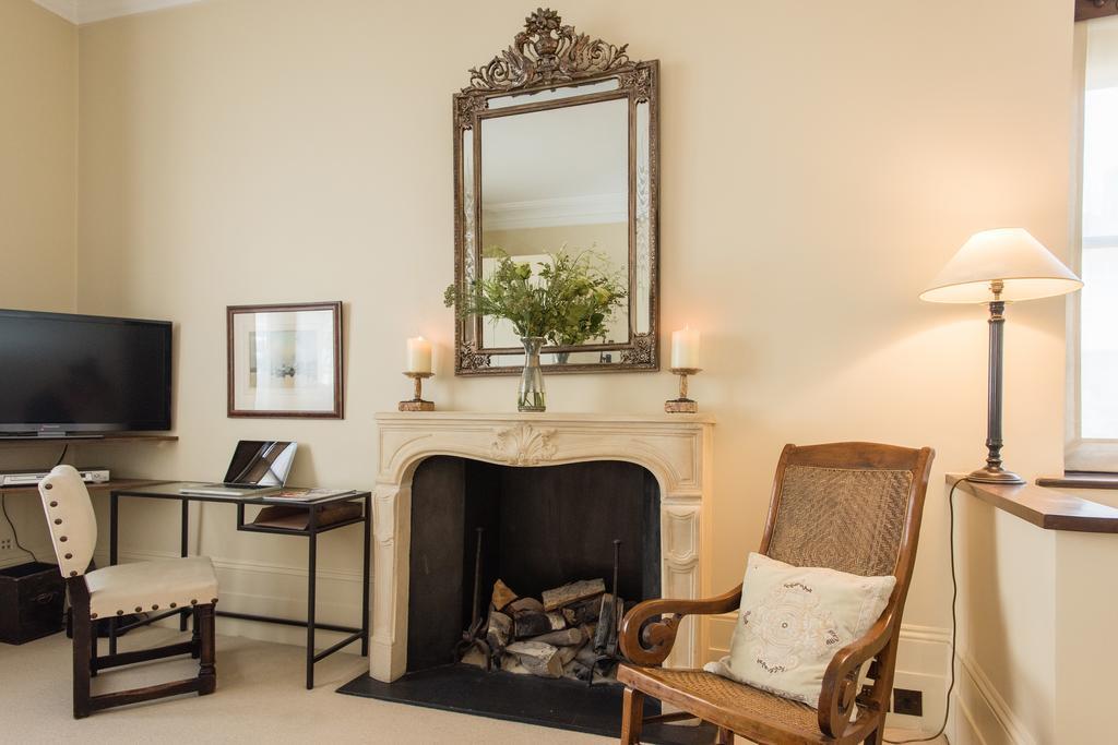 Harcourt Terrace Apartment