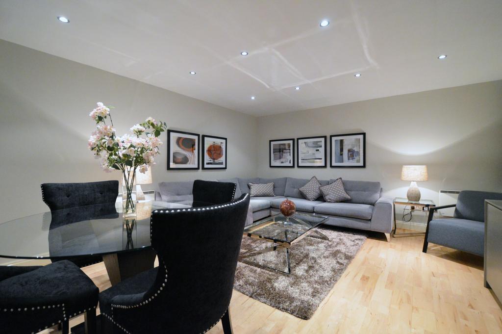 Albert Bridge Apartment