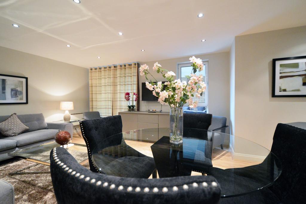 Albert Bridge Apartment *