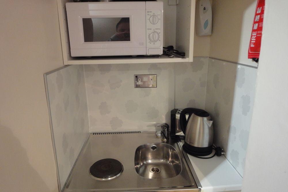 Earls Court Apartment