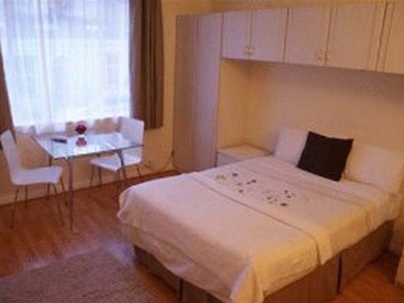 Palace Court Apartment *