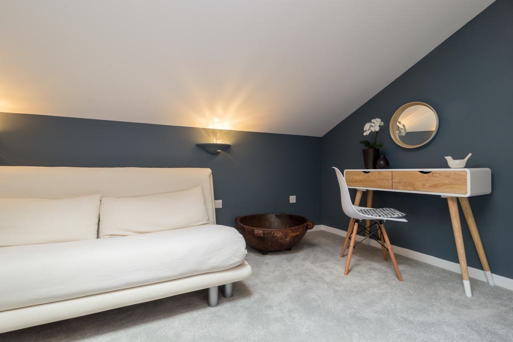 Seagull Lane Serviced Apartment London