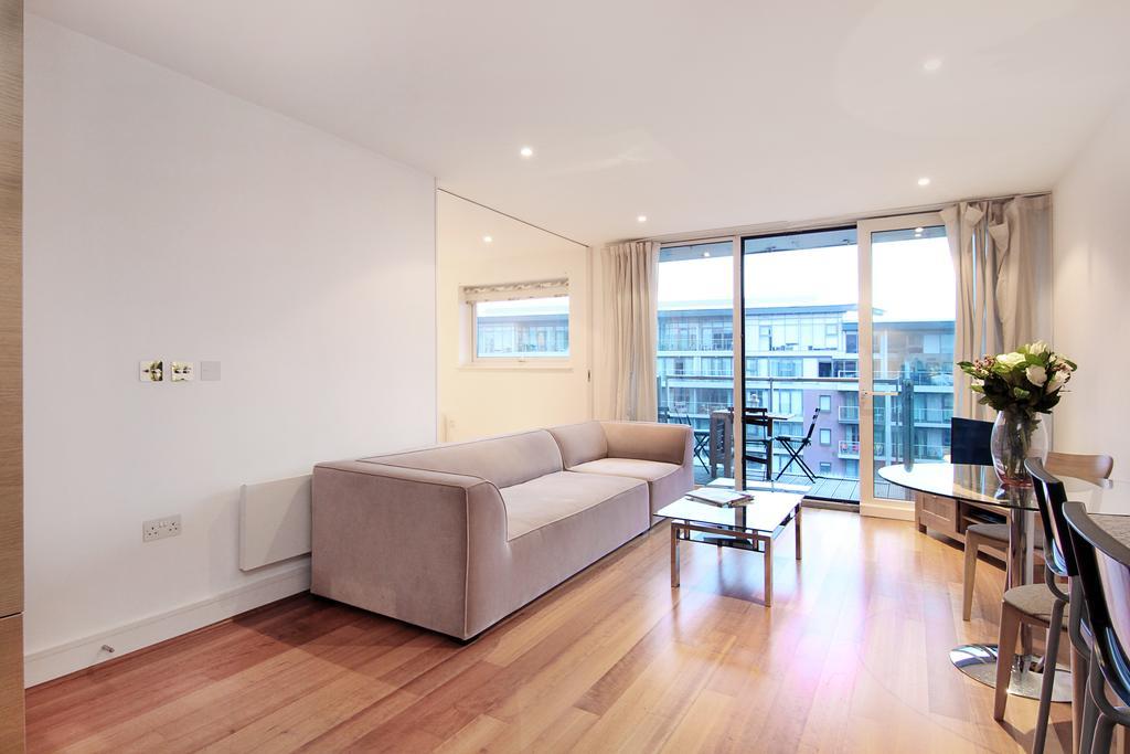 Lifestyle Chelsea Bridge London