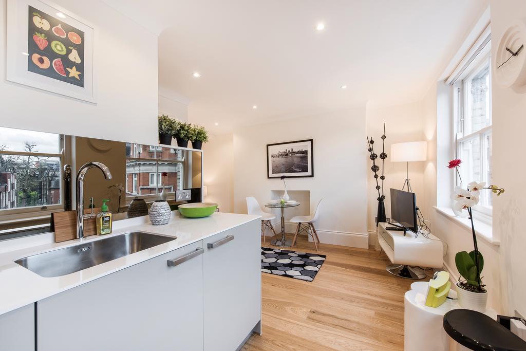 Soho Piccadilly Circus Apartment