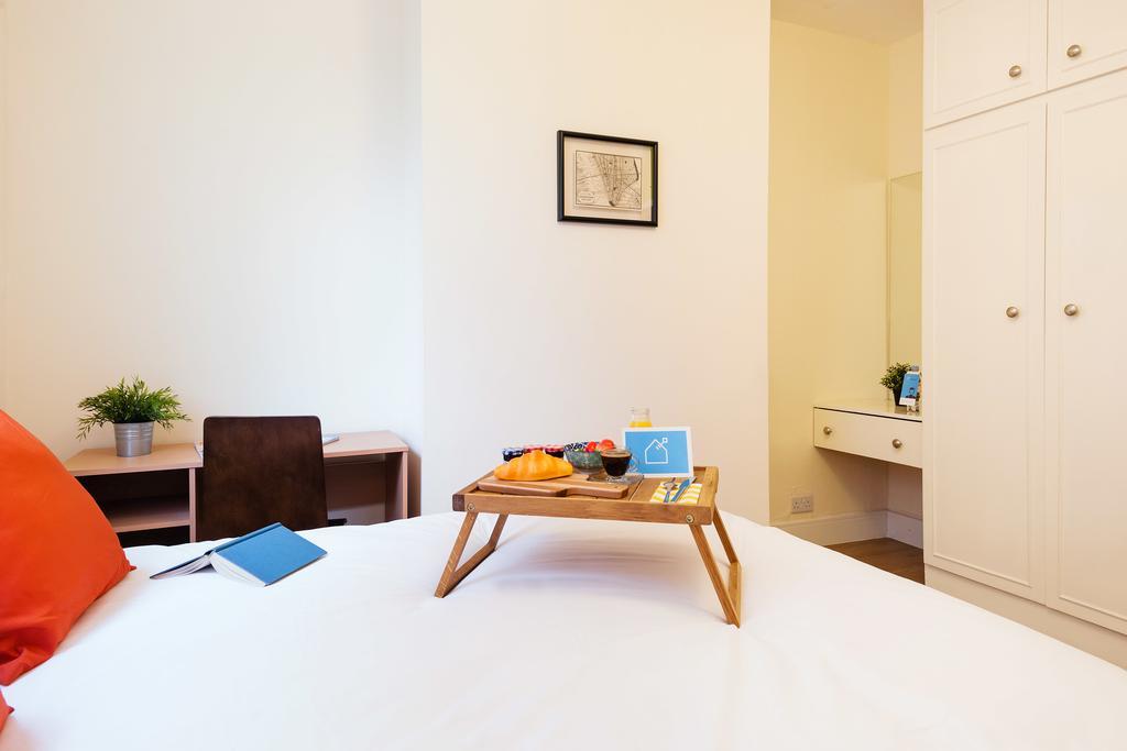 The Earls Court Townhouse * London