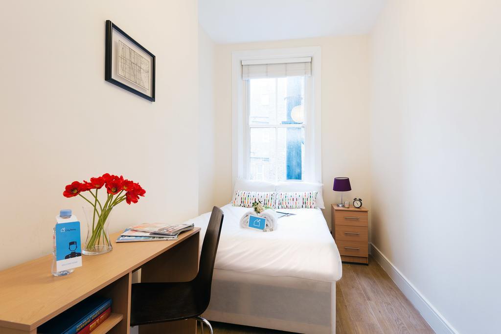 The Earls Court Townhouse Apartment *