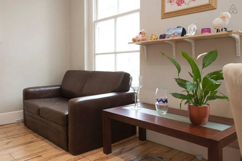Central Warwick Way * London