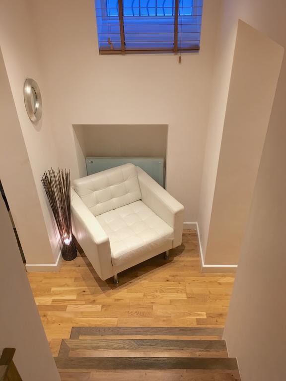 L L V Studio Apartments * London