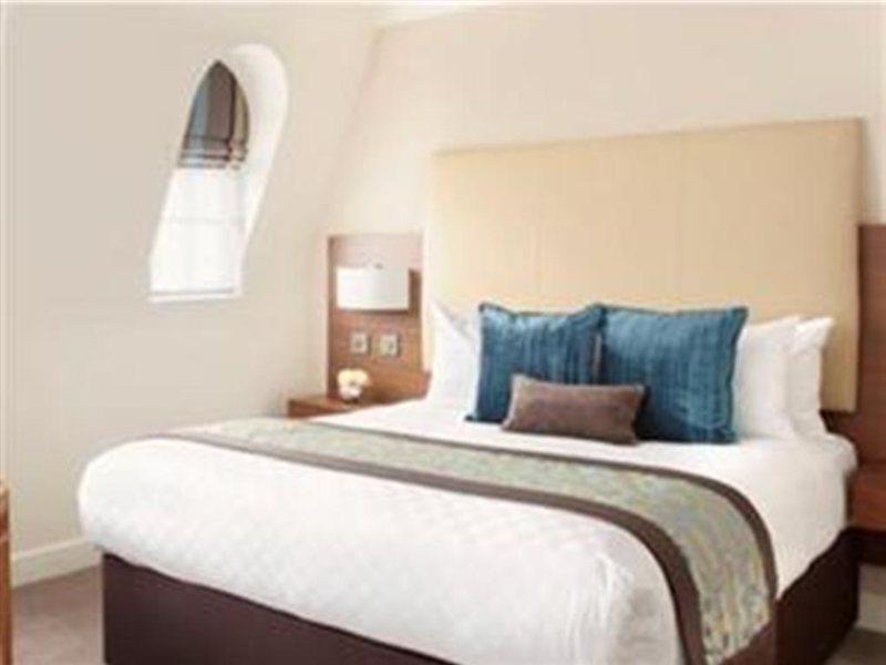 Thistle Piccadilly Hotel 4*