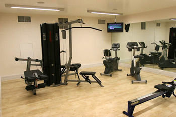 Canary Wharf Waterfront Apartment