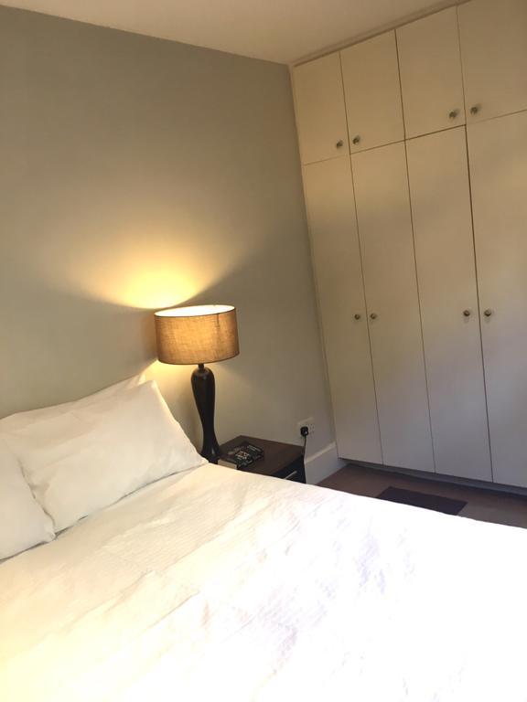 Central Warwick Way Apartment London