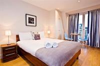 Kensington Apartment *