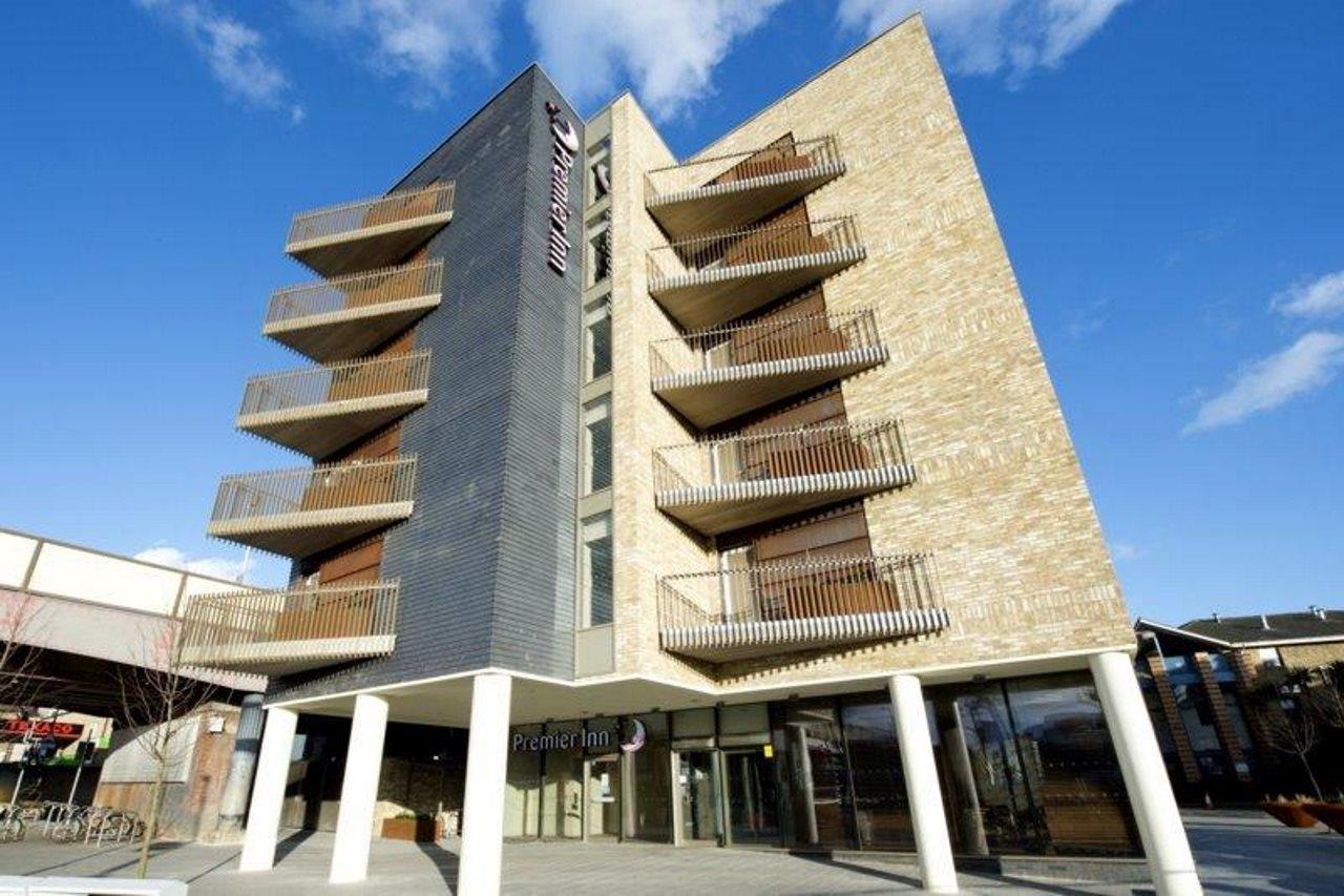 Premier Lewisham Hotel 3*