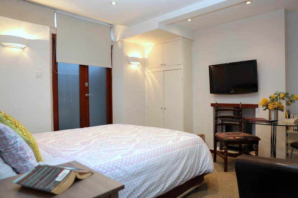 Brompton House *
