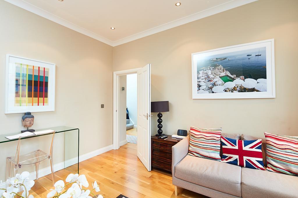 Apartment Fulham Road London