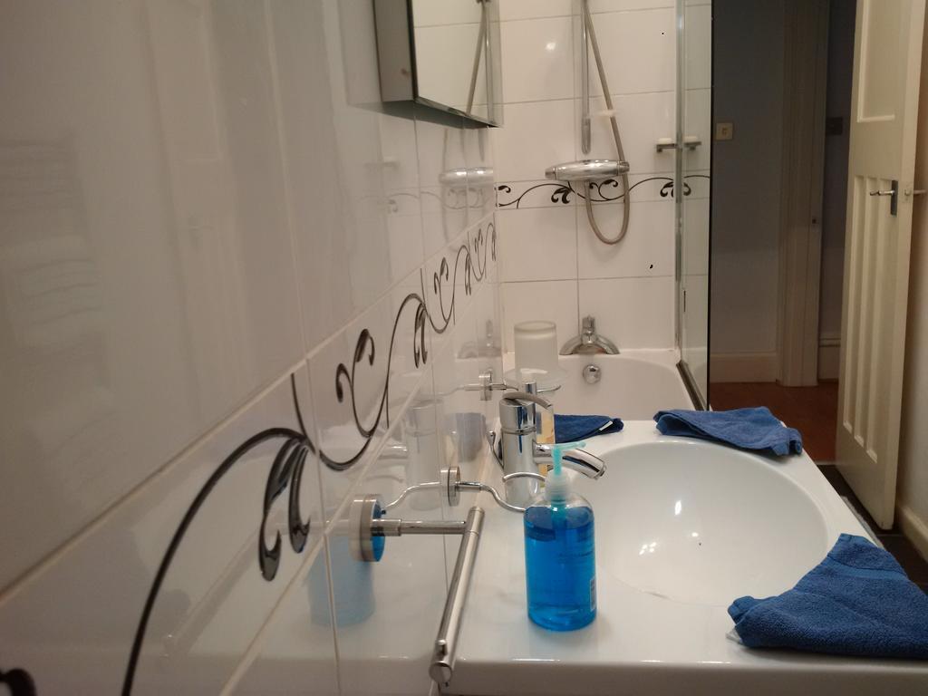 Apartment Luxury Holland Park, Sleeps 2, Free S'Fast Wifi