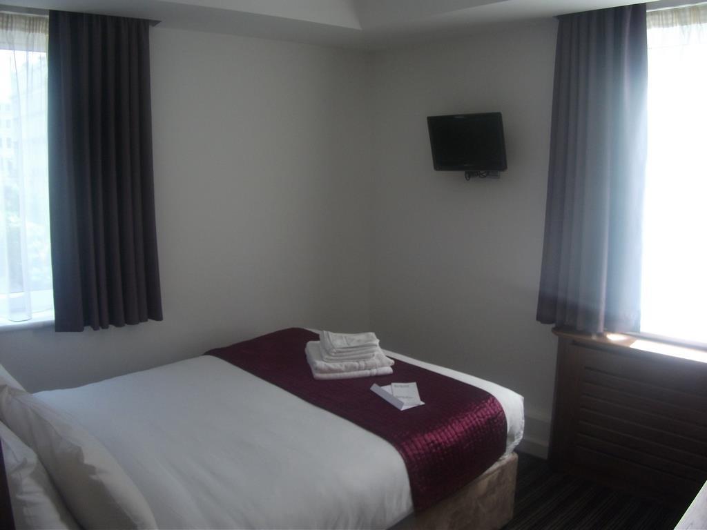 Ambassadors Hotell 3*