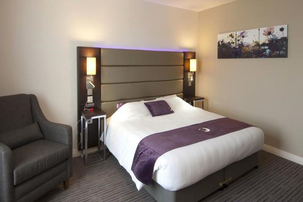 Hotell Premier Edmonton 3*