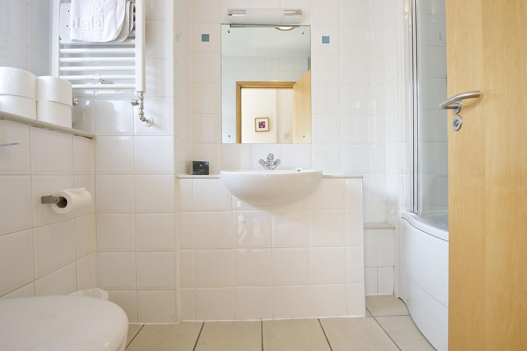 St Christopher's Place Serviced By Globe London