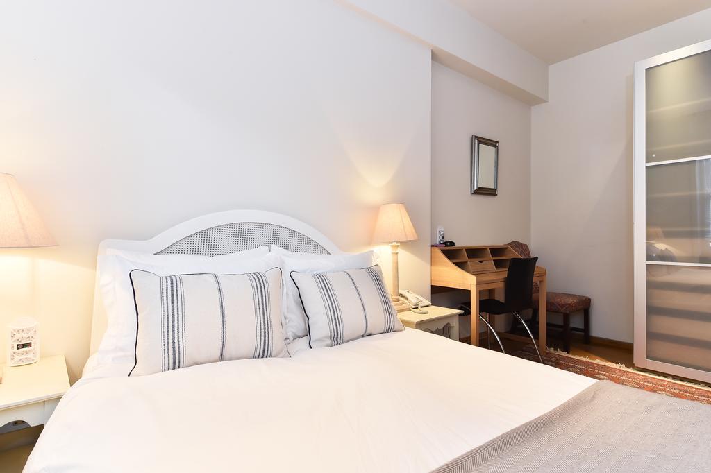 Joivy Elegant 3 Bed With Rooftop Terrace In Pimlico * London
