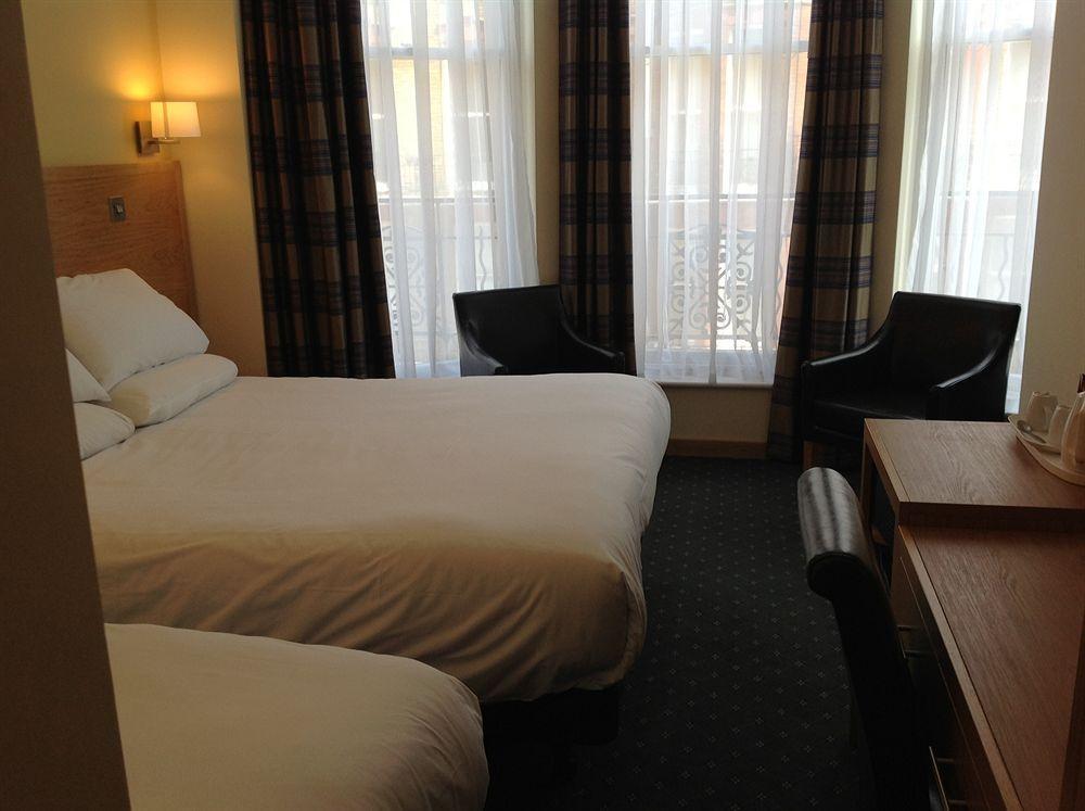 Regency Westend Bed & Breakfast 3*
