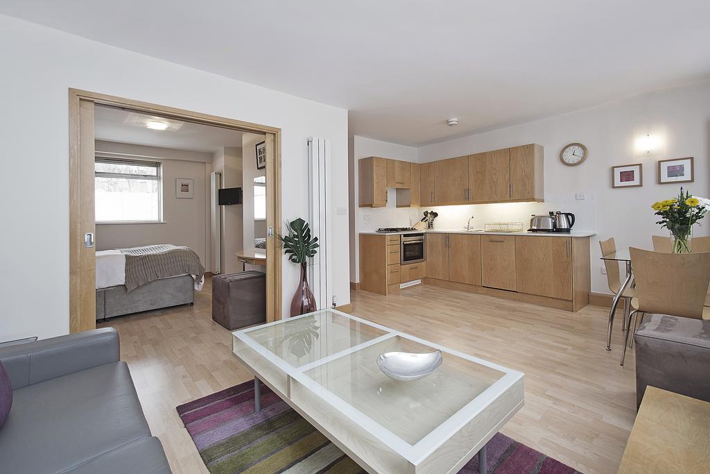St Christopher's Place Serviced By Globe Apartment *