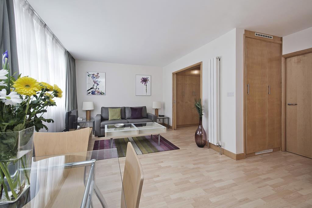 St Christopher's Place Serviced By Globe * London