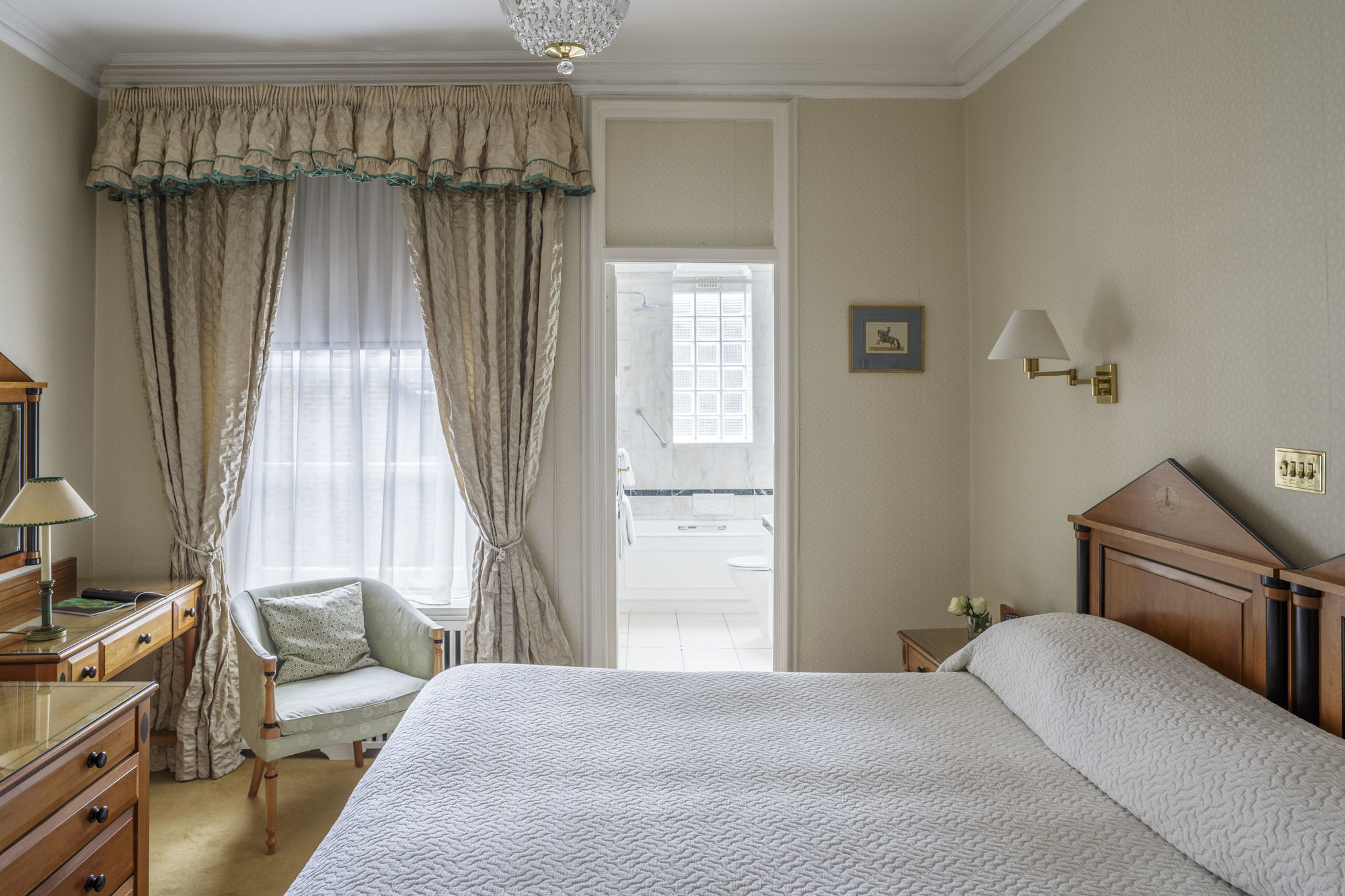 44 Curzon Street By Mansley Aparthotel Londen