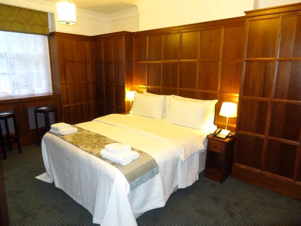 Regency House 3*