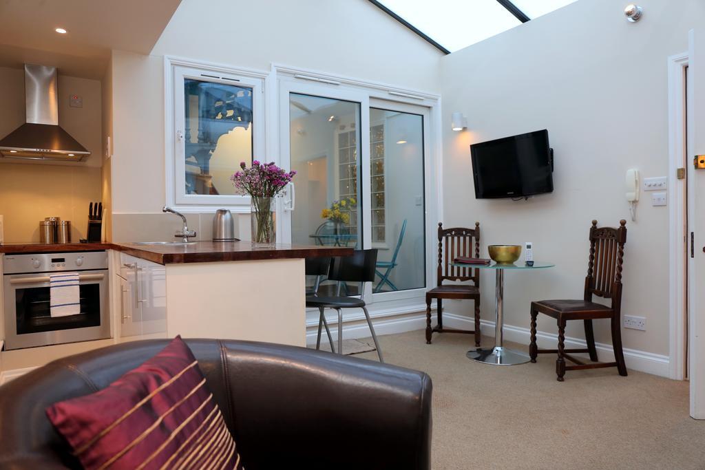 Brompton House Apartment