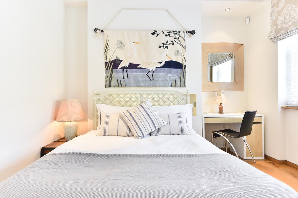Joivy Elegant 3 Bed With Rooftop Terrace In Pimlico * London