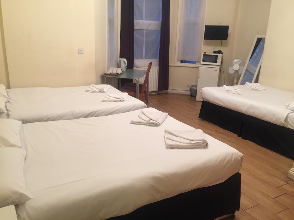 Kensington Rooms And Apartments 2*