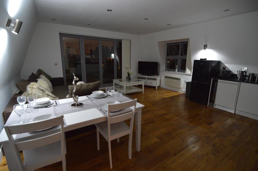 Deluxe City Penthouse & * London