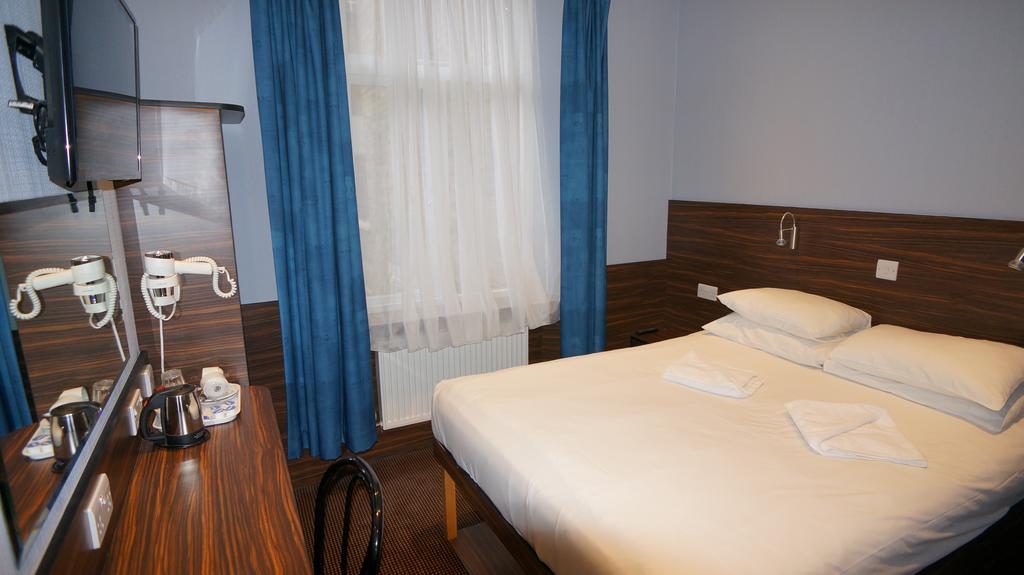 Crestfield Hotell