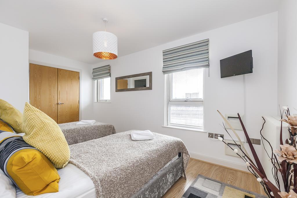 Excel Apartment *