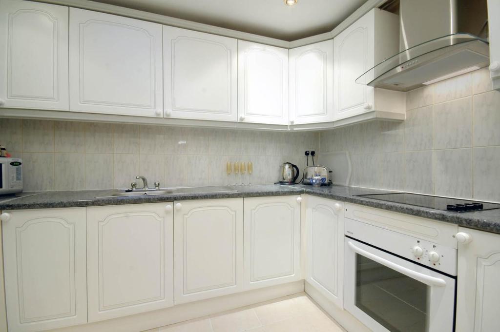 Sapphire Apartment *