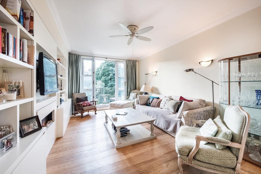 Two Bedroom In Gated Community - Wimbledon London